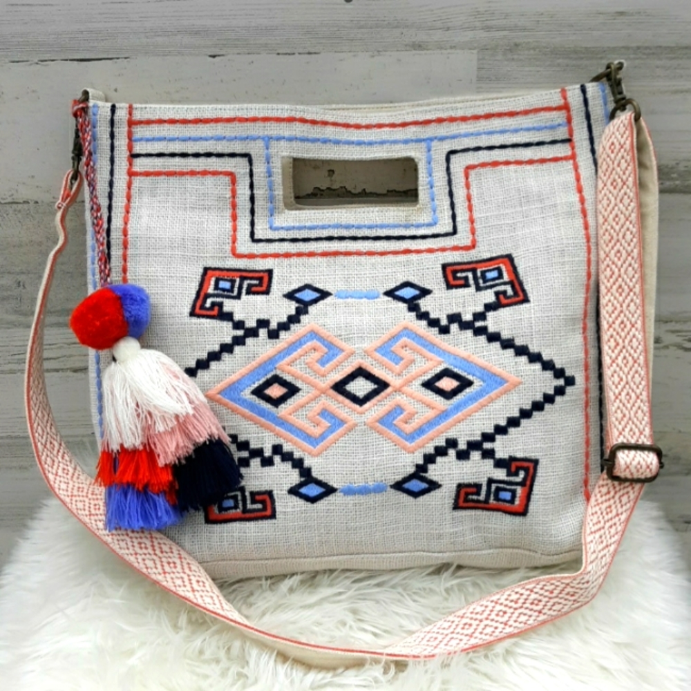 NWOT AMERICA & BEYOND JUTE CROSSBODY BAG